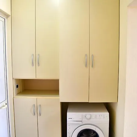 Lägenhet White Sea View